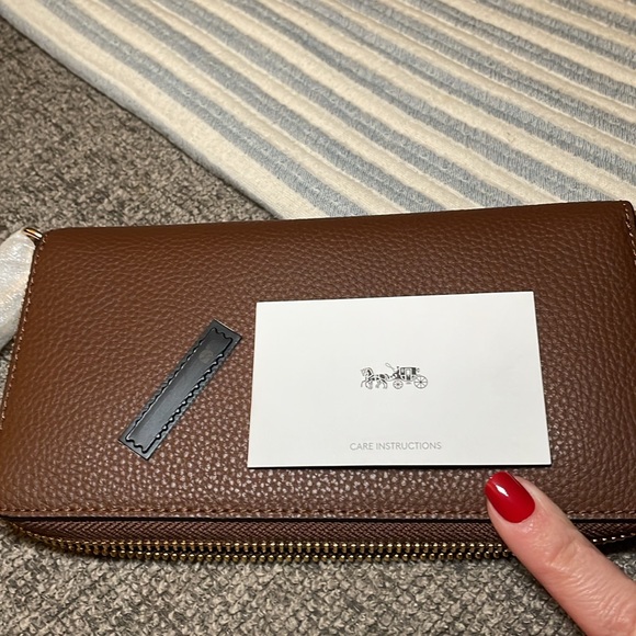 NWT Coach Acc Zip Wristlet Wallet Strap in Saddle 2